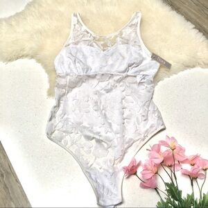 Gorgeous lacy bodysuit with boho vibe 🦋✨BNWT
